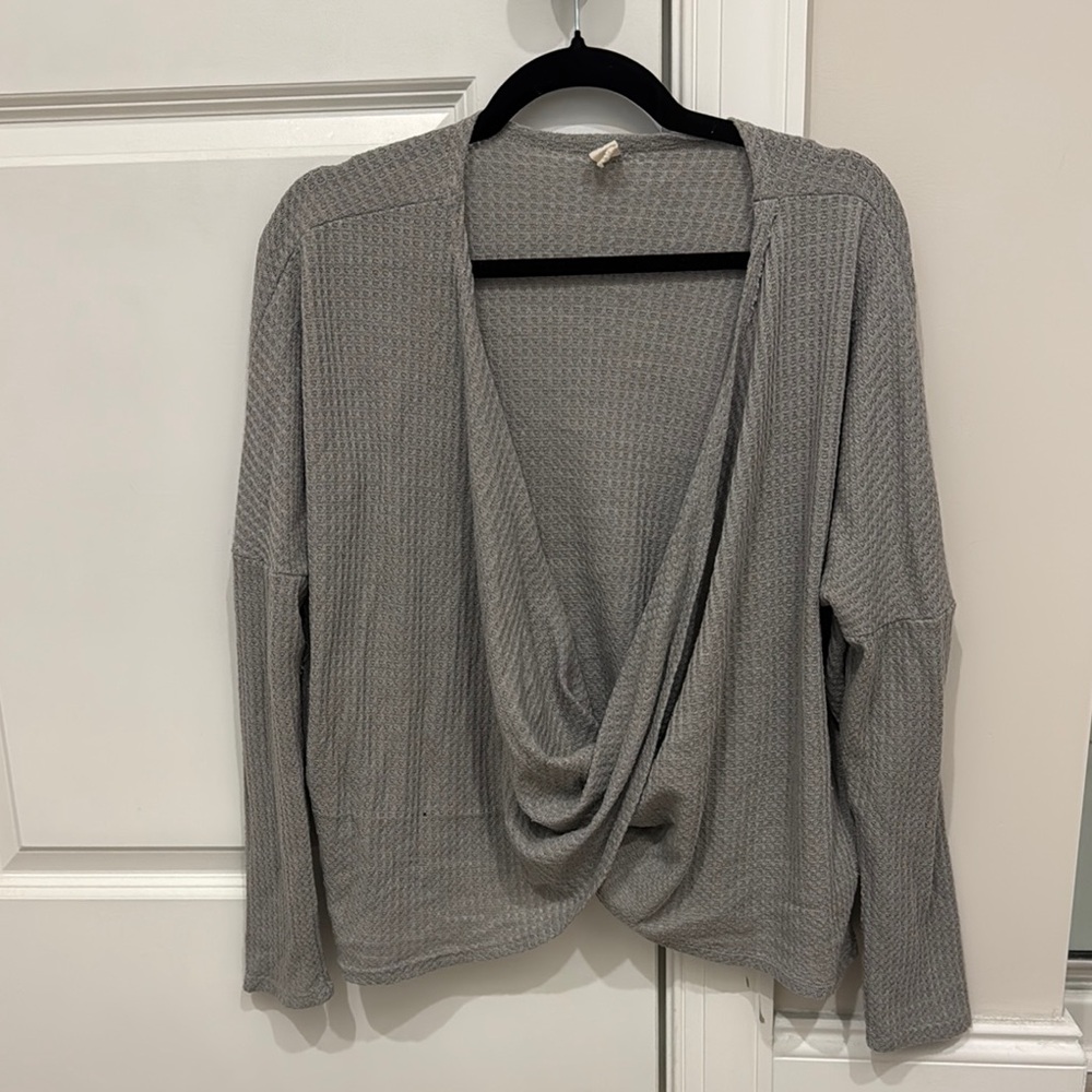 Gray twist front top